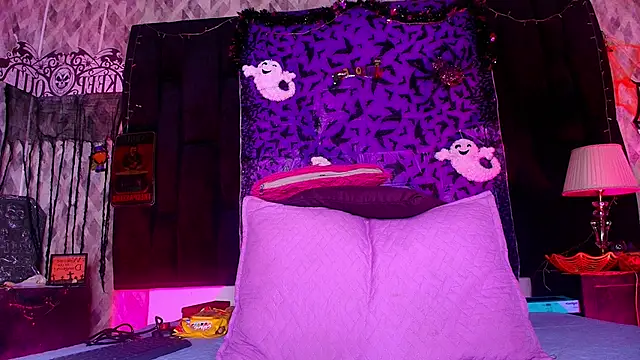 naomi kyse online show from October 24, 3:13 am