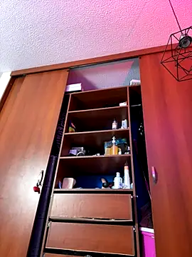 Abril Luv online show from November 7, 1:06 pm