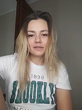 KrissSexi online show from November 7, 12:00 pm