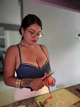 Insane Issa online show from December 18, 6:34 pm