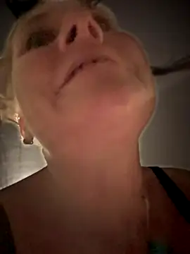 SummerBlueMoon online show from November 29, 6:28 am