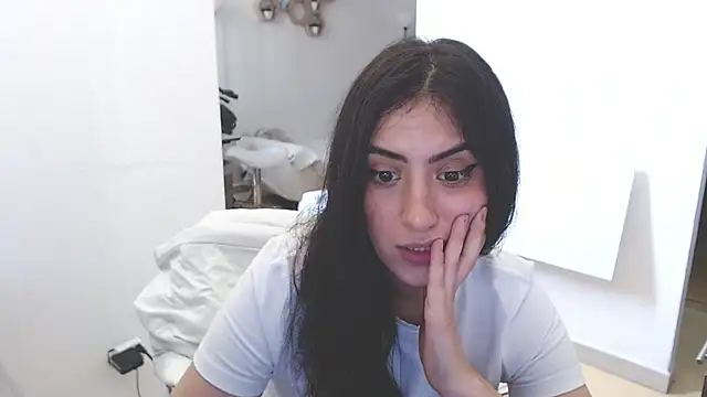 MIYESSI online show from April 14, 8:31 pm