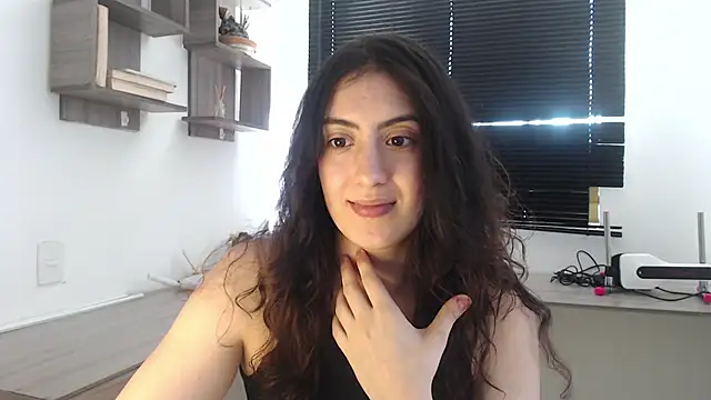 Snapshot of MIYESSI chatting on September 27, 8:05 pm MIYESSI online show from September 27, 8:05 pm