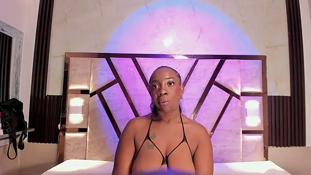 Athenea Mills online show from March 14, 7:37 pm