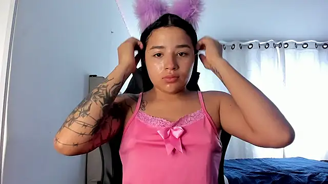Snapshot of aliice_walker_ chatting on October 15, 12:52 pm aliice walker online show from October 15, 12:52 pm