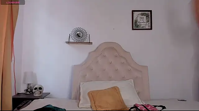 Snapshot of aliice_walker_ chatting on September 19, 12:48 pm aliice walker online show from September 19, 12:48 pm