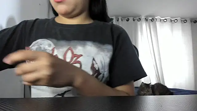 Snapshot of aliice_walker_ chatting on October 8, 1:04 pm aliice walker online show from October 8, 1:04 pm