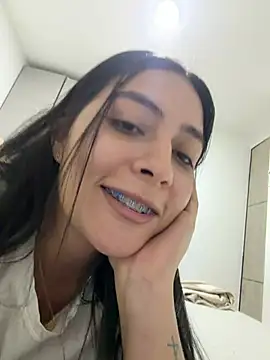 Sophie  Foxxx online show from April 15, 2:12 am