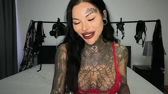 claudiacvc95 online show from November 16, 6:26 am