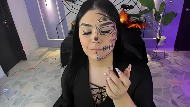 Snapshot of martinasaez chatting on October 20, 9:29 pm martinasaez online show from October 20, 9:29 pm