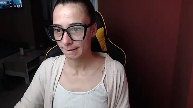 Sofiasweetsecret online show from May 6, 5:44 am