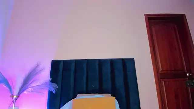 NoraDasilva online show from October 31, 12:34 am