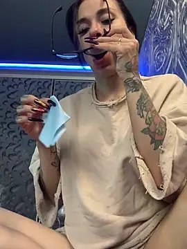 Queen of pain online show from September 20, 7:17 am