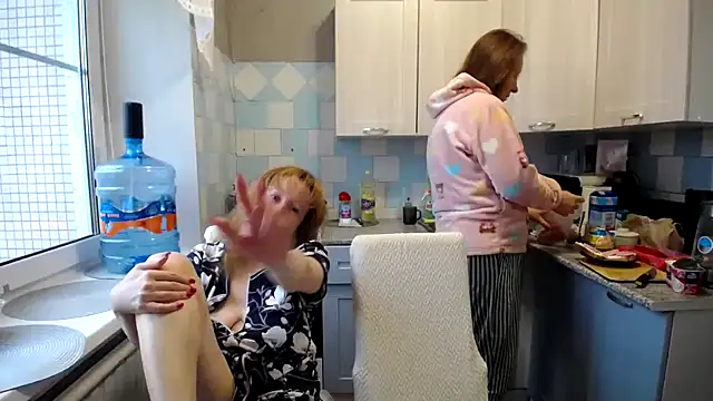 DonnaMagdalena online show from October 22, 7:24 am