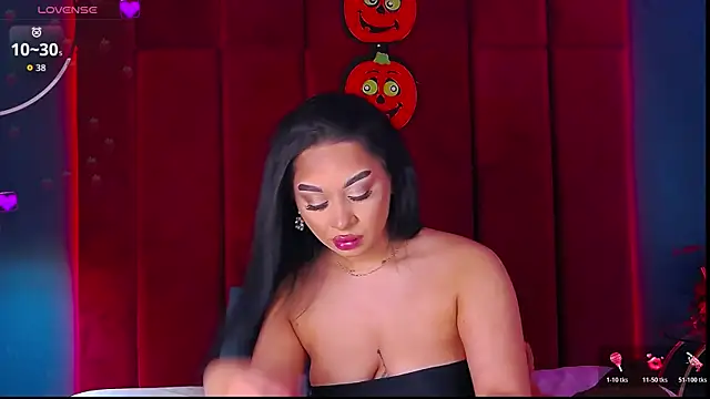 MadyLuxxx online show from October 29, 8:00 pm