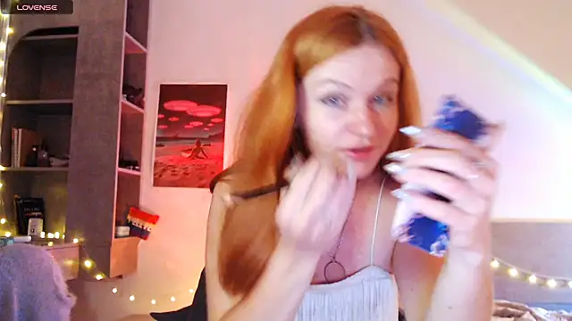 Cassie Wild online show from March 25, 1:36 pm