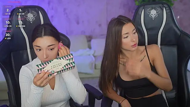 Jasmine Flow online show from October 13, 6:49 am