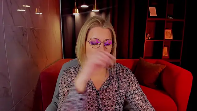 Annie Light online show from October 10, 5:45 am