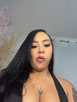 Luisa Fernandaa online show from March 15, 3:30 am