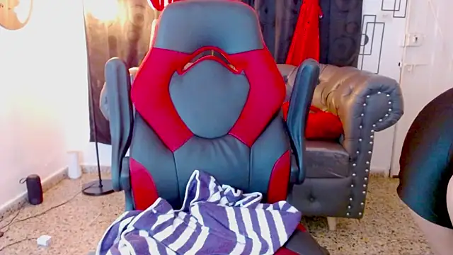 misslombana online show from February 12, 4:25 am