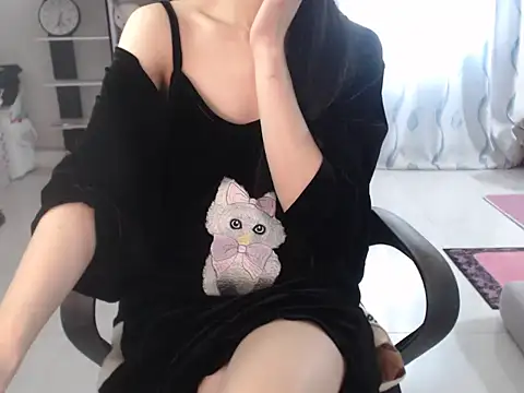 TinyGirls online show from January 9, 7:35 am