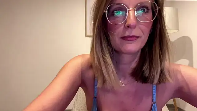 HornyJudith online show from November 29, 7:18 pm