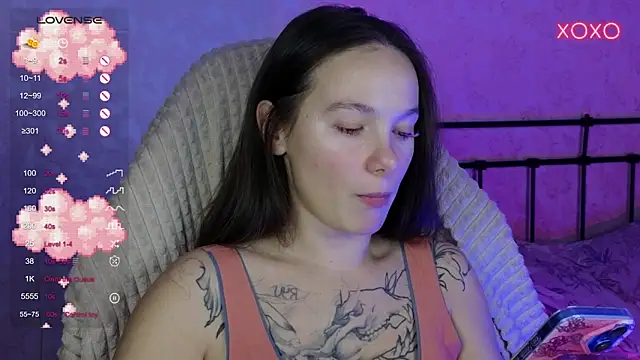 lil luna x online show from October 25, 5:31 pm