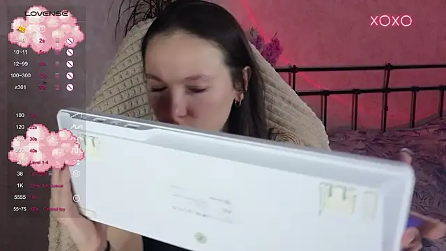 lil luna x online show from January 18, 6:26 pm