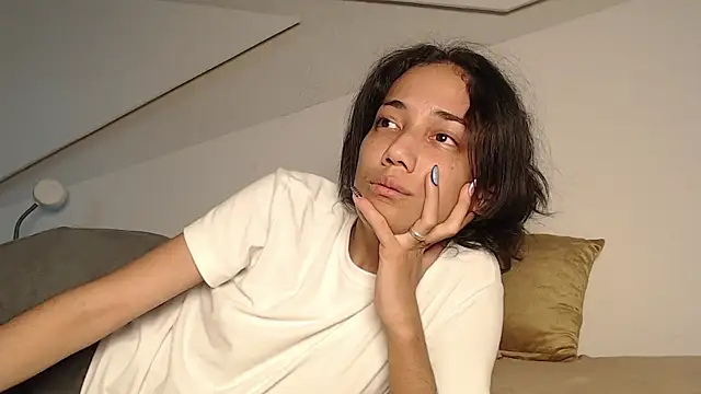 hot little bunny online show from October 1, 9:31 pm