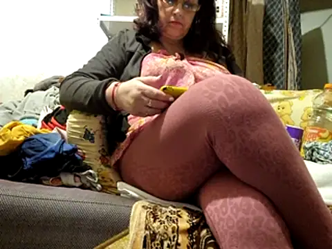 Samantha Squirtxh online show from April 6, 2:11 am