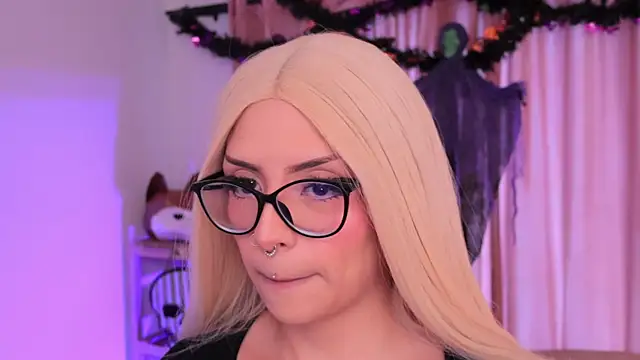 Misselektra   online show from October 18, 1:25 pm