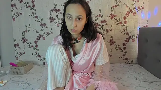 Snapshot of Alisagold90 chatting on October 14, 8:50 am Alisagold90 online show from October 14, 8:50 am