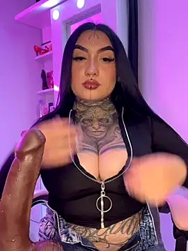 CloeeBeckam online show from November 7, 7:25 am