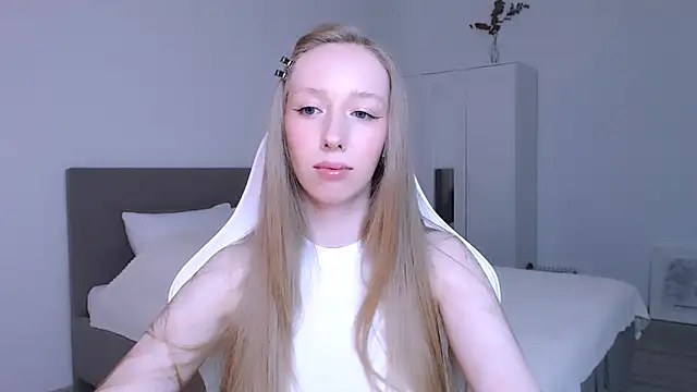 Luna insniity online show from November 10, 7:20 pm