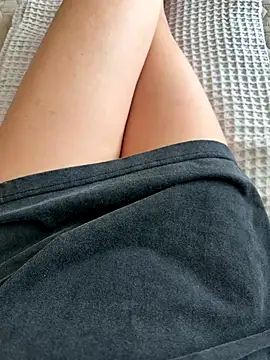 Donna Evans online show from October 20, 4:04 am