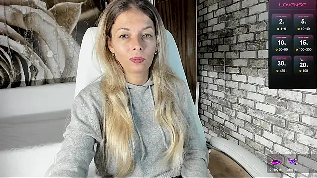 Snapshot of Eva_Melow chatting on September 27, 3:08 pm Eva Melow online show from September 27, 3:08 pm
