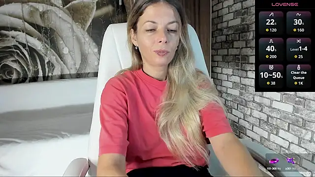 Snapshot of Eva_Melow chatting on October 1, 4:12 pm Eva Melow online show from October 1, 4:12 pm