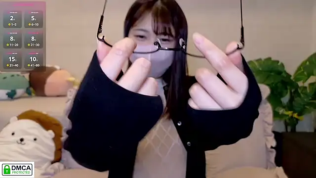 SUZU  online show from March 16, 1:04 pm