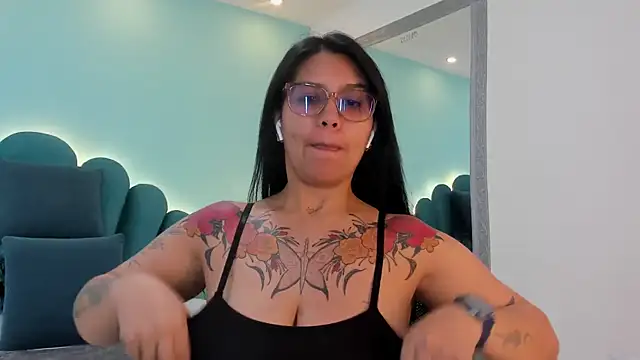 sharlott18 online show from March 9, 3:04 pm