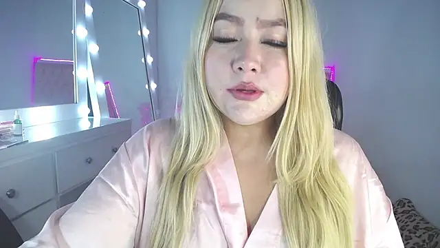 Snapshot of Celeste__sweetx chatting on October 14, 2:47 am Celeste sweetx online show from October 14, 2:47 am