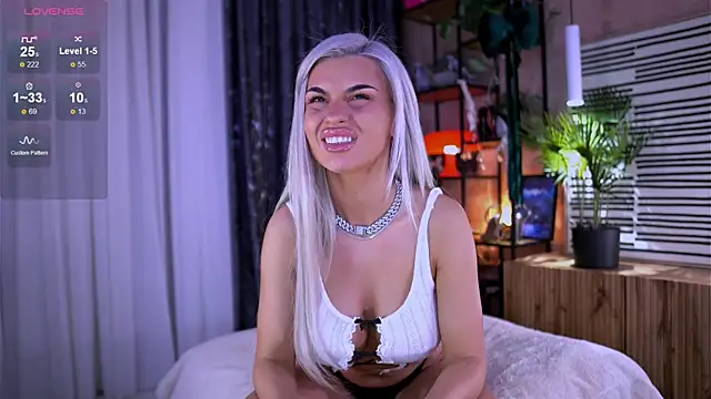 Serene Sophiex online show from June 4, 8:02 pm