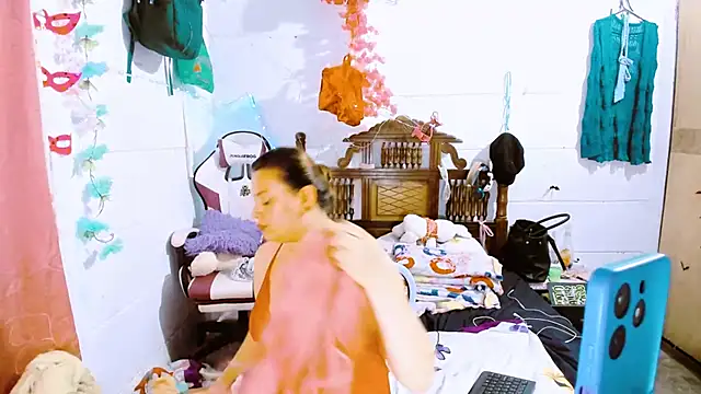 SofiaOlivares online show from March 30, 5:45 pm