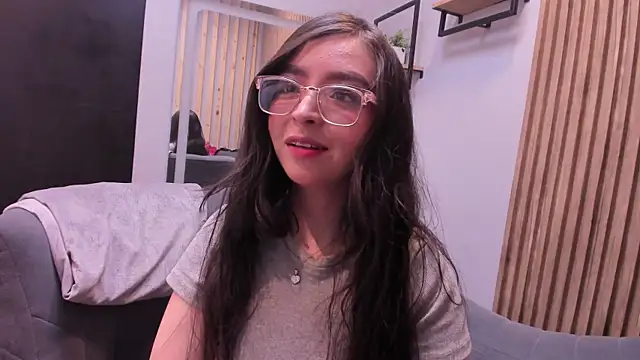 Snapshot of Eva_Macalliter chatting on October 2, 4:06 am Eva Macalliter online show from October 2, 4:06 am