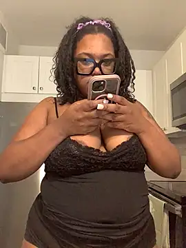 SweetHoneyBunz online show from June 25, 10:44 pm