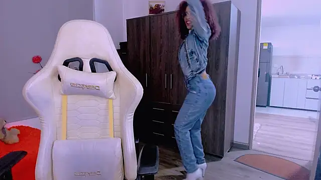 ScarlettMalbec online show from April 15, 8:53 pm