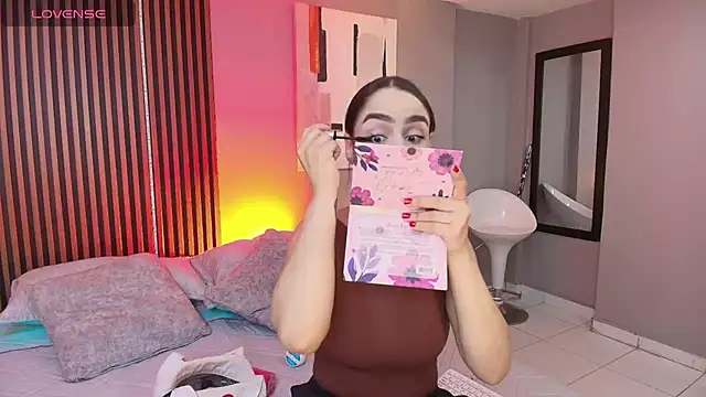 emily roberts1 online show from October 1, 1:16 pm