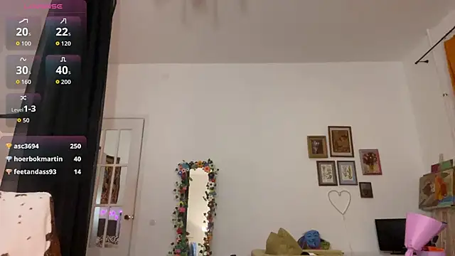 Snapshot of sunshine_lina chatting on October 6, 4:23 pm sunshine lina online show from October 6, 4:23 pm