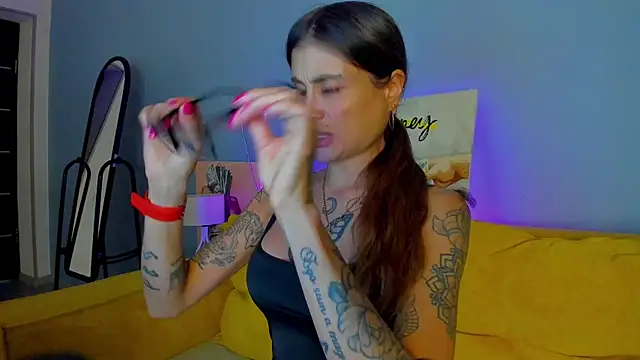 Patricia Cox online show from February 26, 6:51 pm