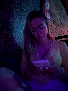 Danielavegax online show from November 8, 4:39 am