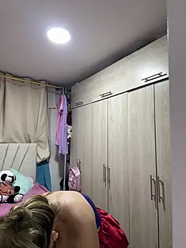 Danielavegax online show from November 1, 2:48 am